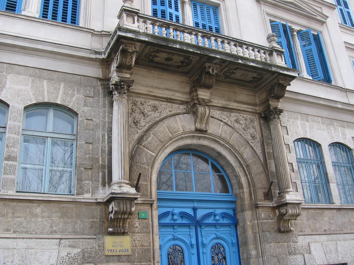 Veli Joze Hotel